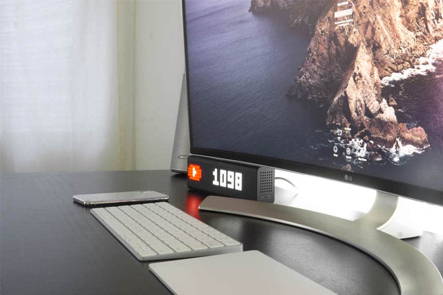 Curved vs Flat Monitors - Which should you go for? - Spacehop