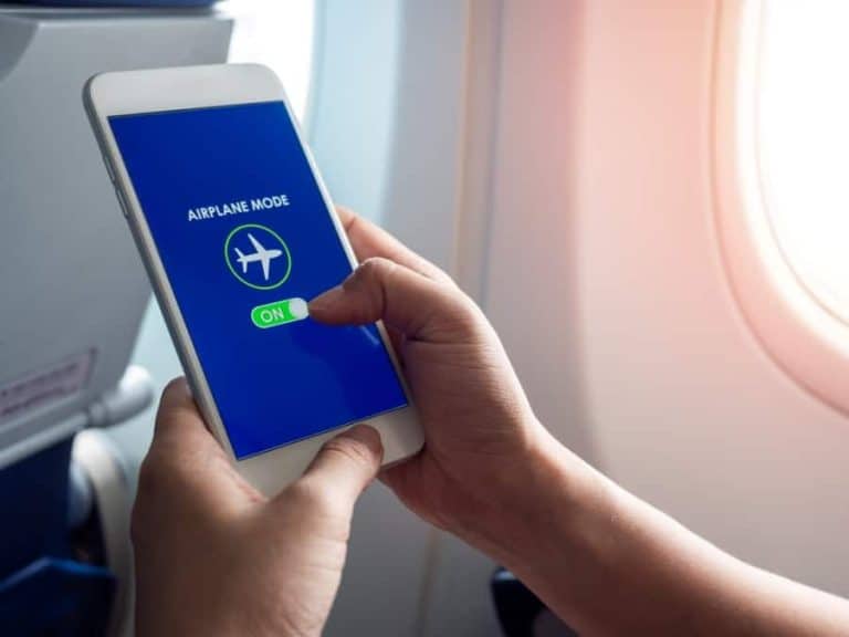 can a phone be tracked in airplane mode
