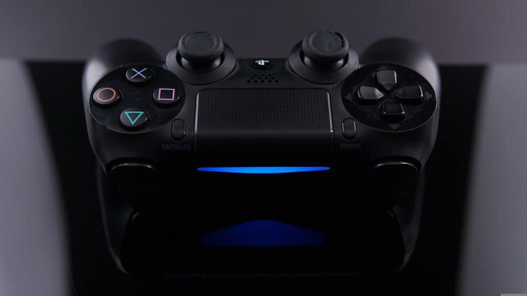 PS4 controller faPS4 controller flashing blue lightlashing blue light